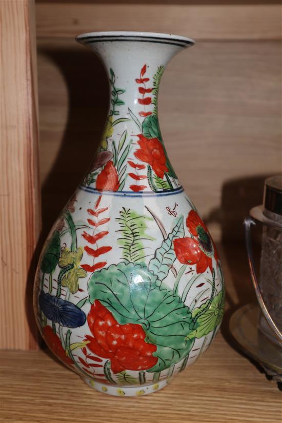 A Chinese wucai vase height 26cm